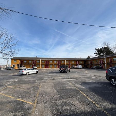 Economy Inn & Suites Harrisburg Eksteriør billede