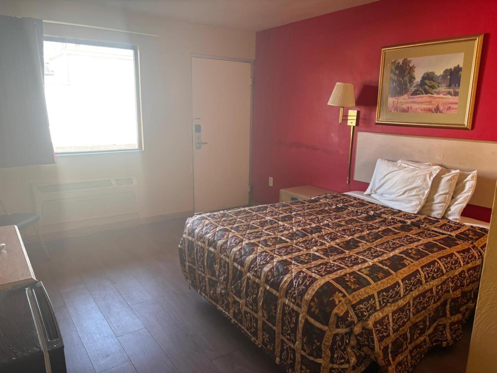 Economy Inn & Suites Harrisburg Eksteriør billede