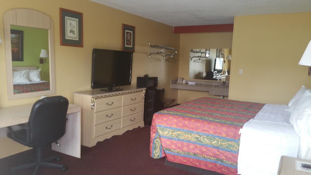 Economy Inn & Suites Harrisburg Eksteriør billede