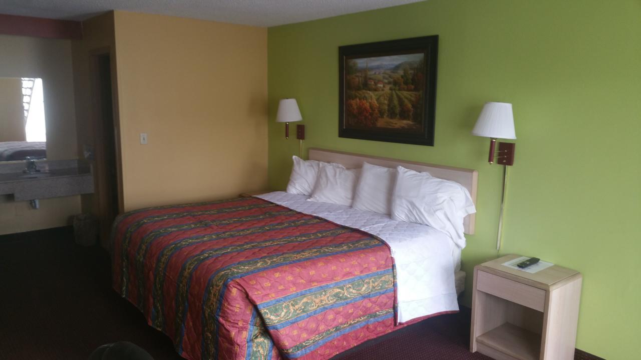 Economy Inn & Suites Harrisburg Eksteriør billede